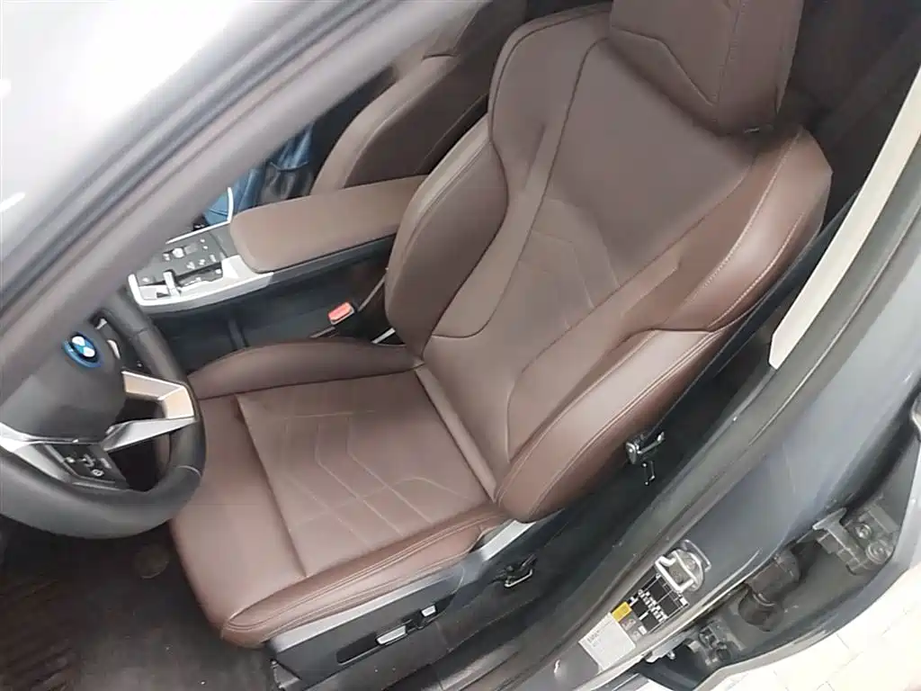 BMW iX1 2023 xDrive30L X Design Package фото 15