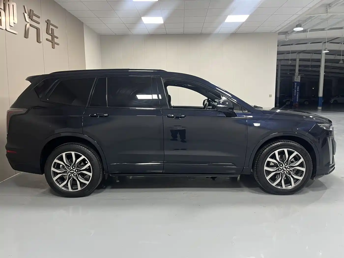 Cadillac XT6 2023 2022 2.0T 6-Seater 4WD Premium Edition