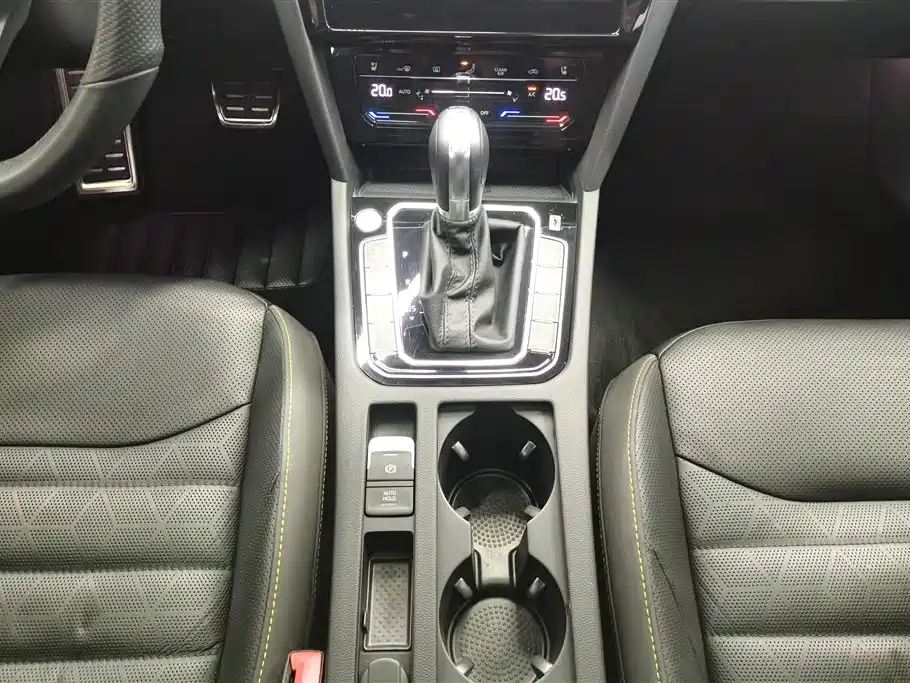 Volkswagen FAW-Volkswagen CC 2021 380TSI Eye-catching Edition фото 16