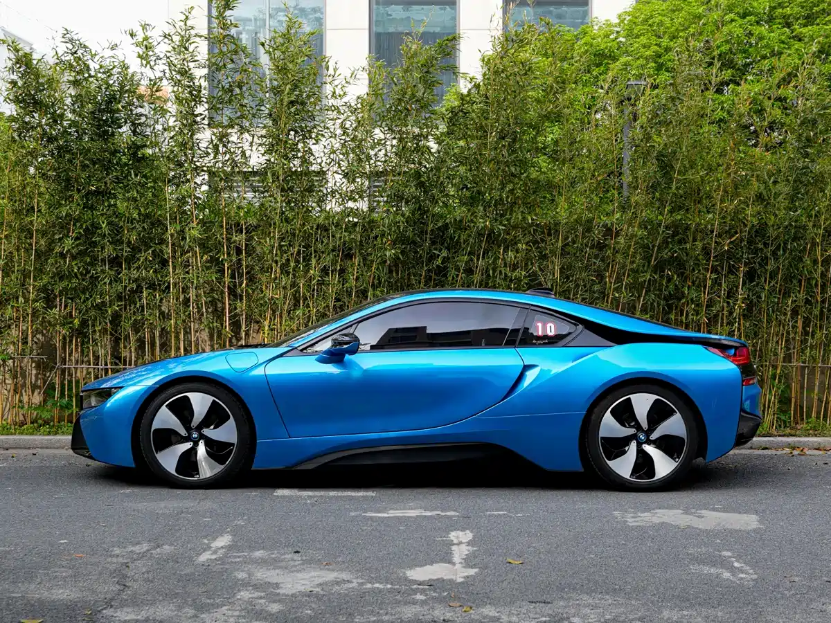 BMW i8 2014 Standard фото 7