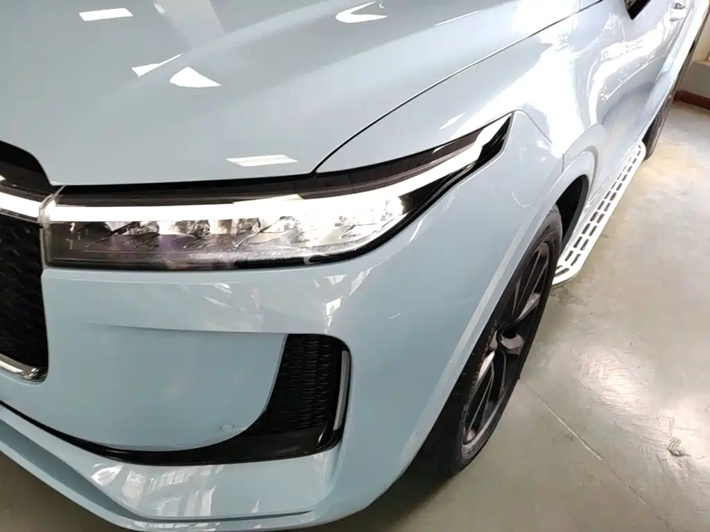Фото 24 - Li Auto Li ONE