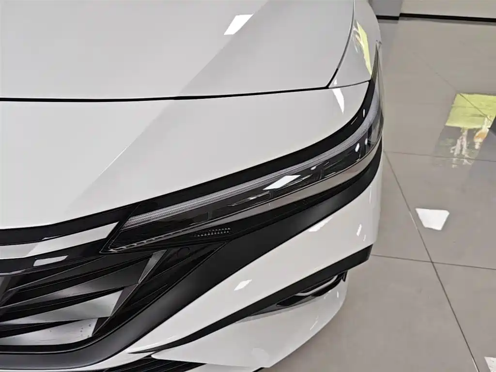 Hyundai Elantra 2023 1.5L CVT GLX Elite Edition фото 24