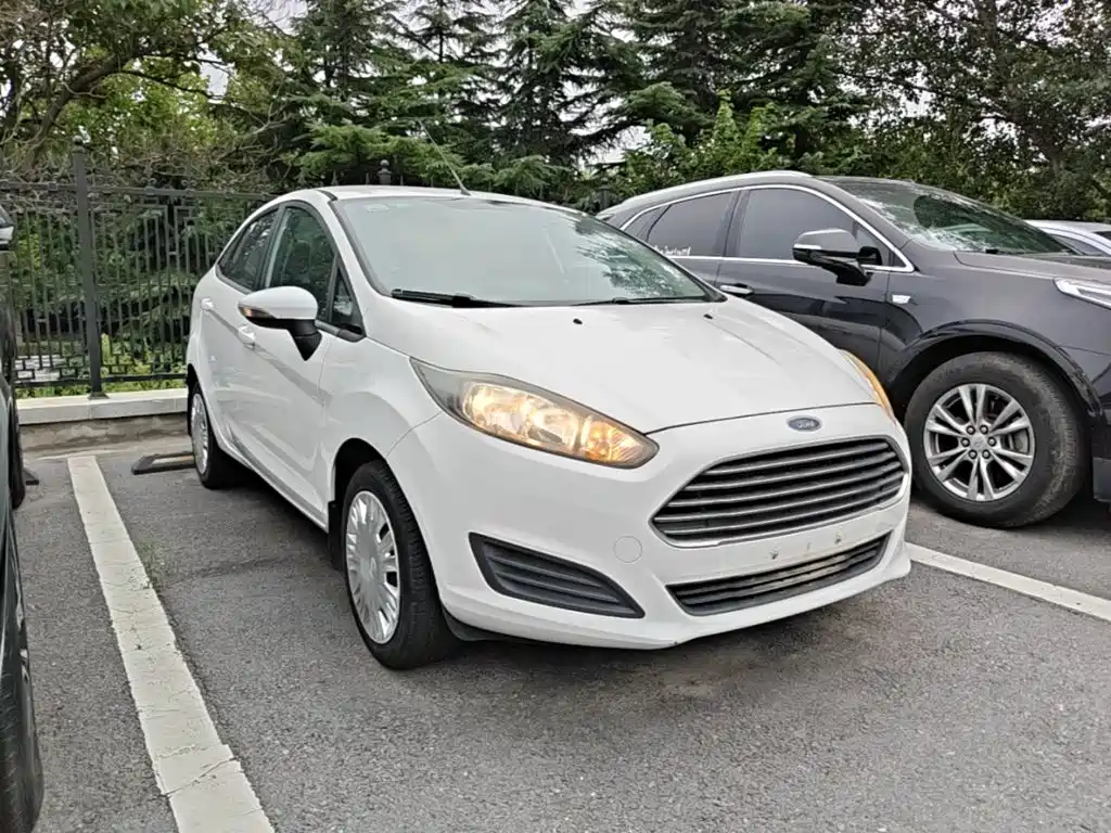Ford Fiesta 2015 2013 Sedan 1.5L Manual Trend