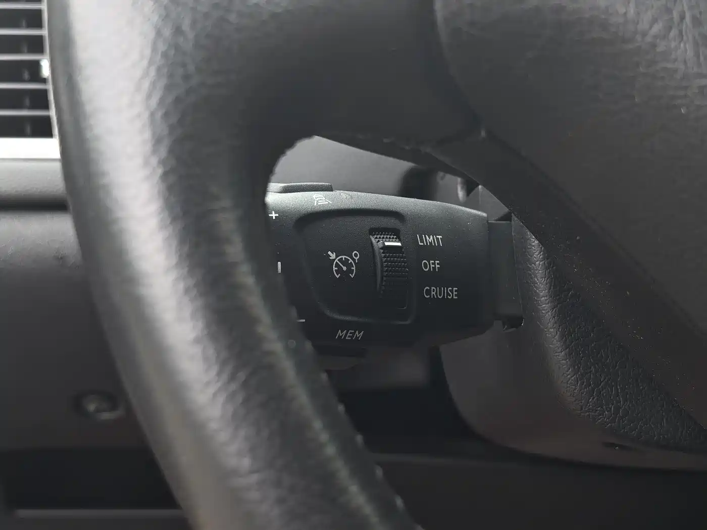 Peugeot 307 2013 1.6L Automatic CROSS фото 10