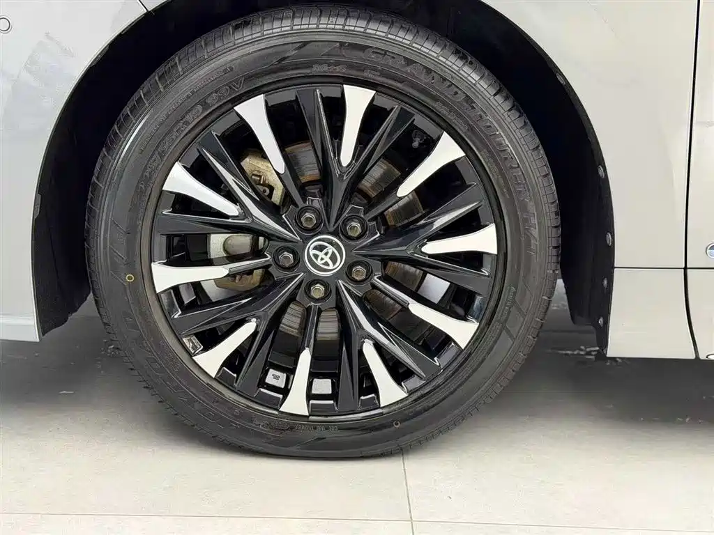 Toyota Alphard 2024 Hybrid 2.5L Ultimate Enjoyment Edition фото 40