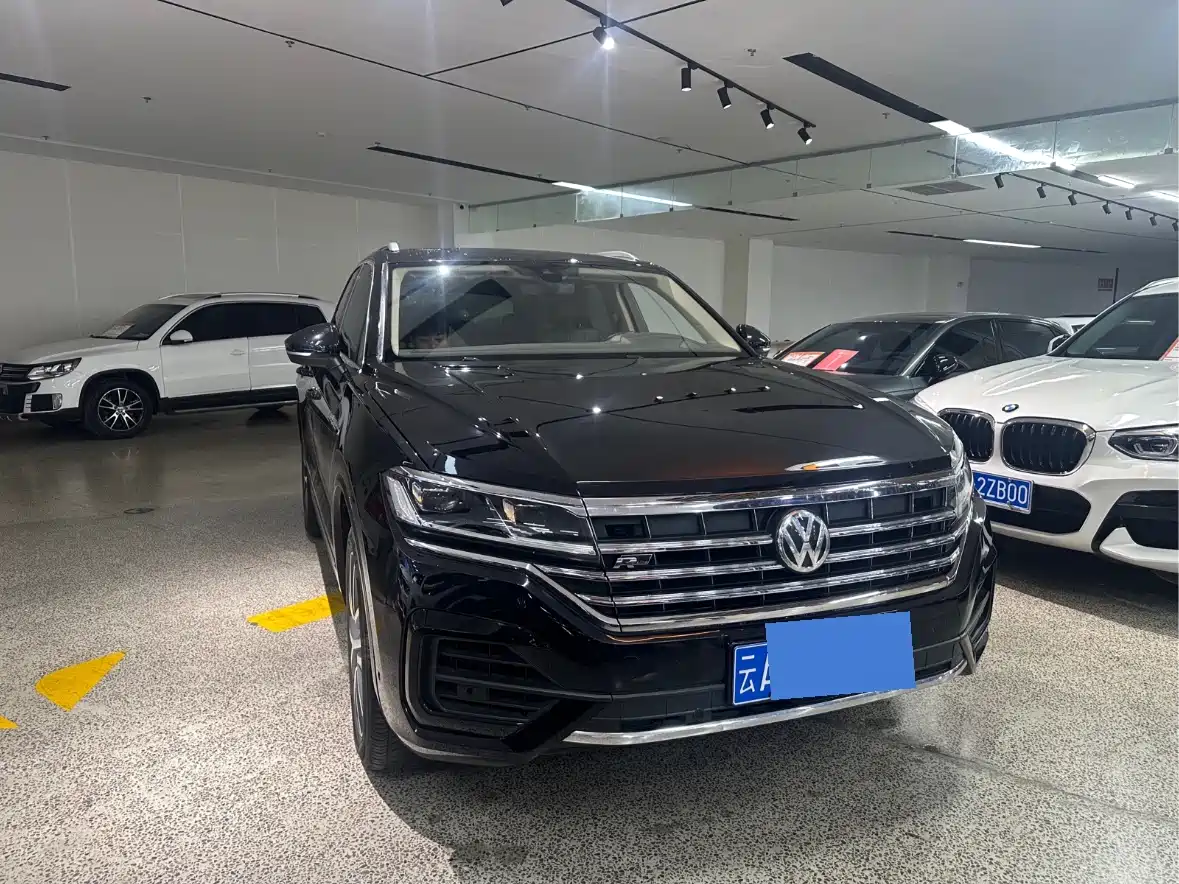 Volkswagen Touareg 2019 3.0TSI Sharp Edge Edition China VI фото 2