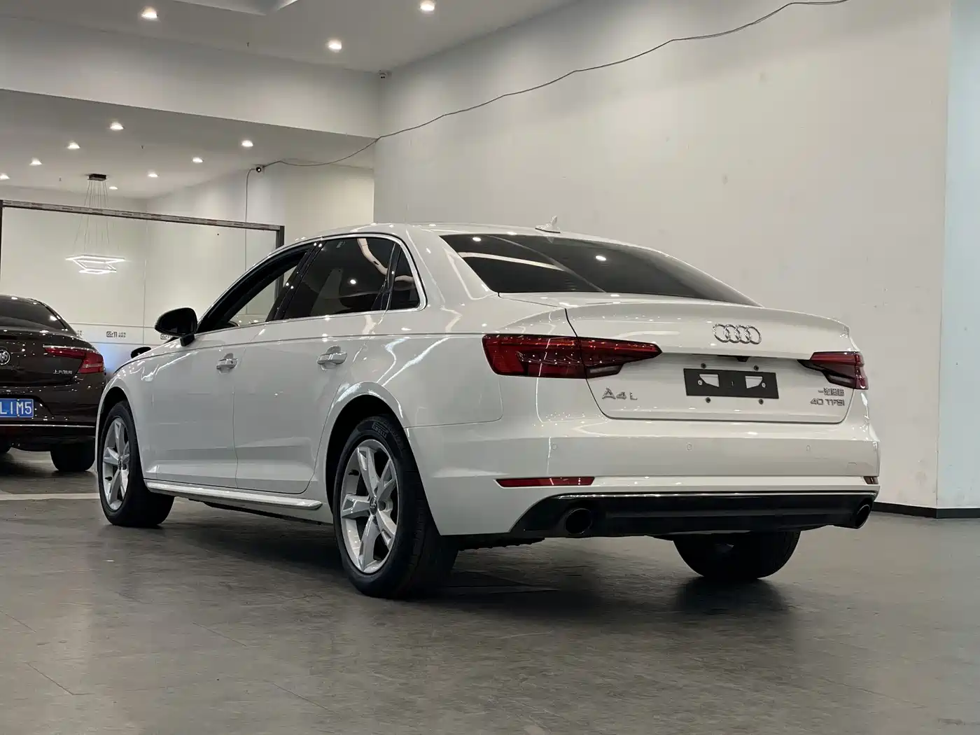 Фото 11 - Audi A4L
