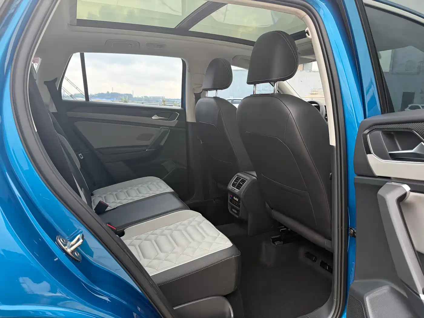 Volkswagen Tayron GTE Plug-in Hybrid 2023 280TSI Luxury Plus Advanced Edition фото 25