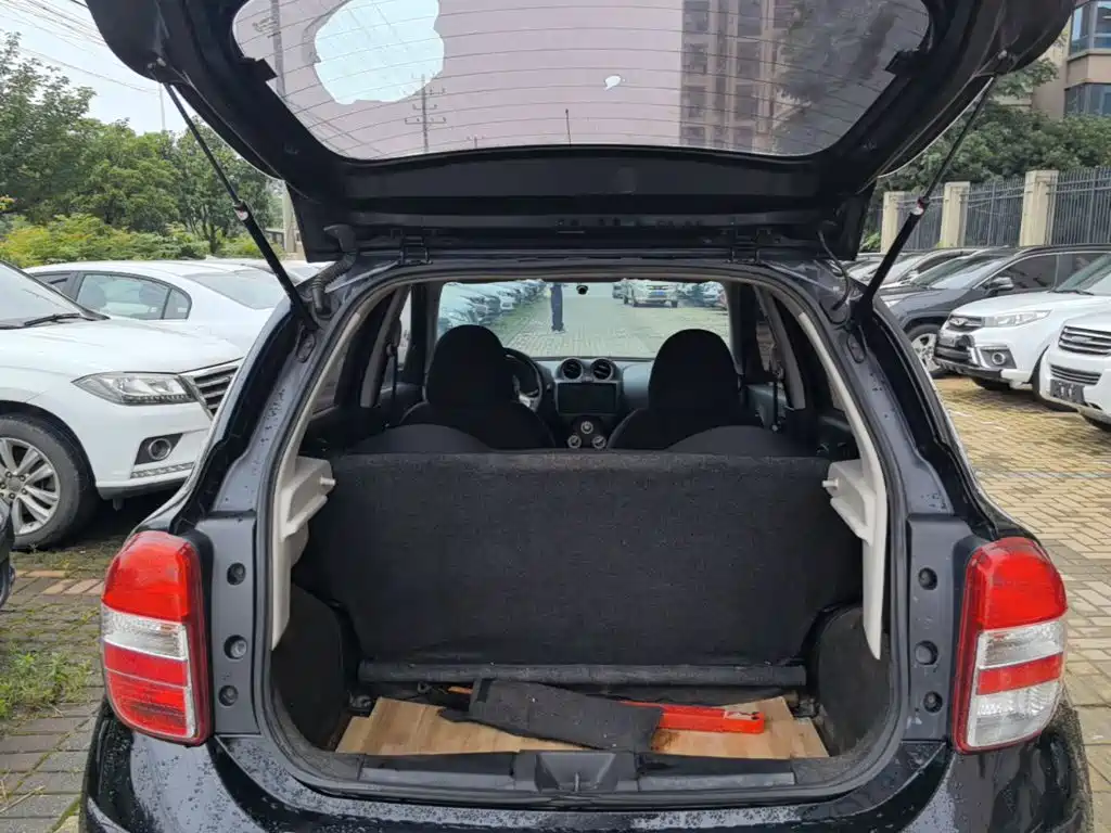 Nissan March 2016 2010 1.5L Automatic Easy Shine Edition