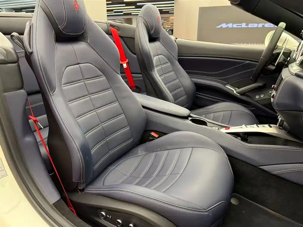 Ferrari California T 2016 2015 3.9T Standard