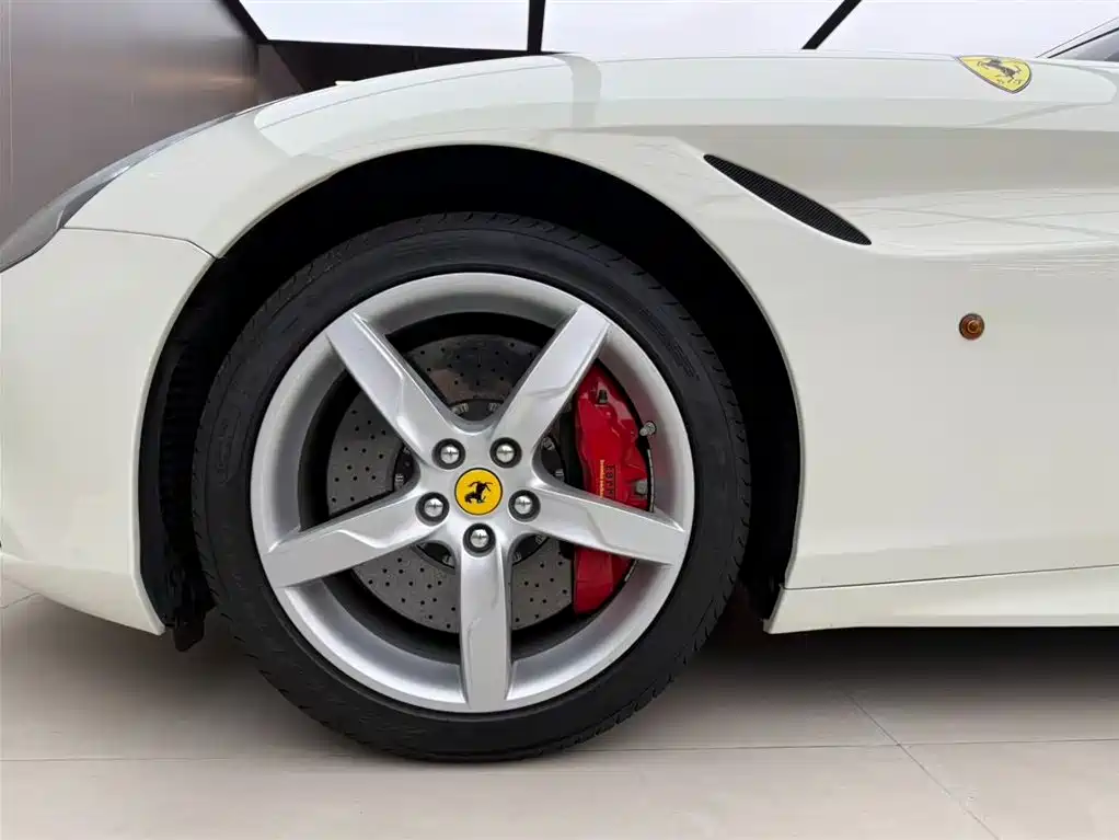 Ferrari California T 2016 2015 3.9T Standard
