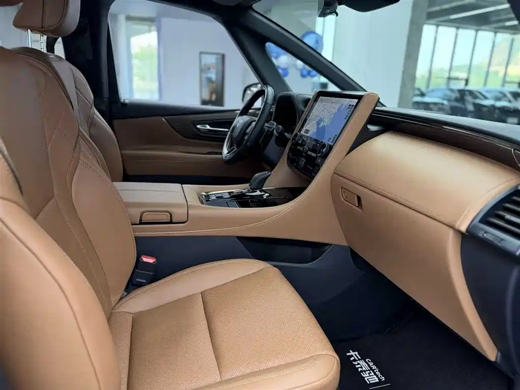 Toyota Alphard 2024 Hybrid 2.5L Ultimate Enjoyment Edition фото 9