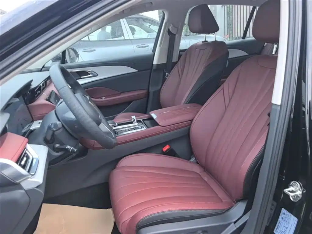 Hongqi H5 PHEV 2025 130 Super Hybrid Edition фото 15