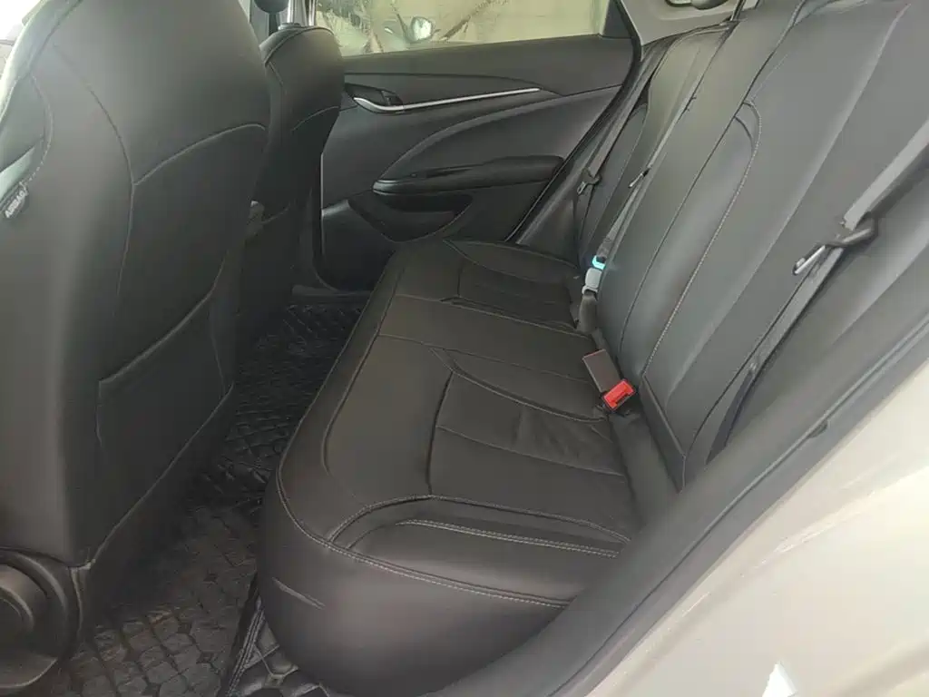 Фото 17 - Buick Excelle