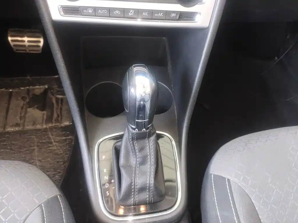 Фото 14 - Volkswagen Polo