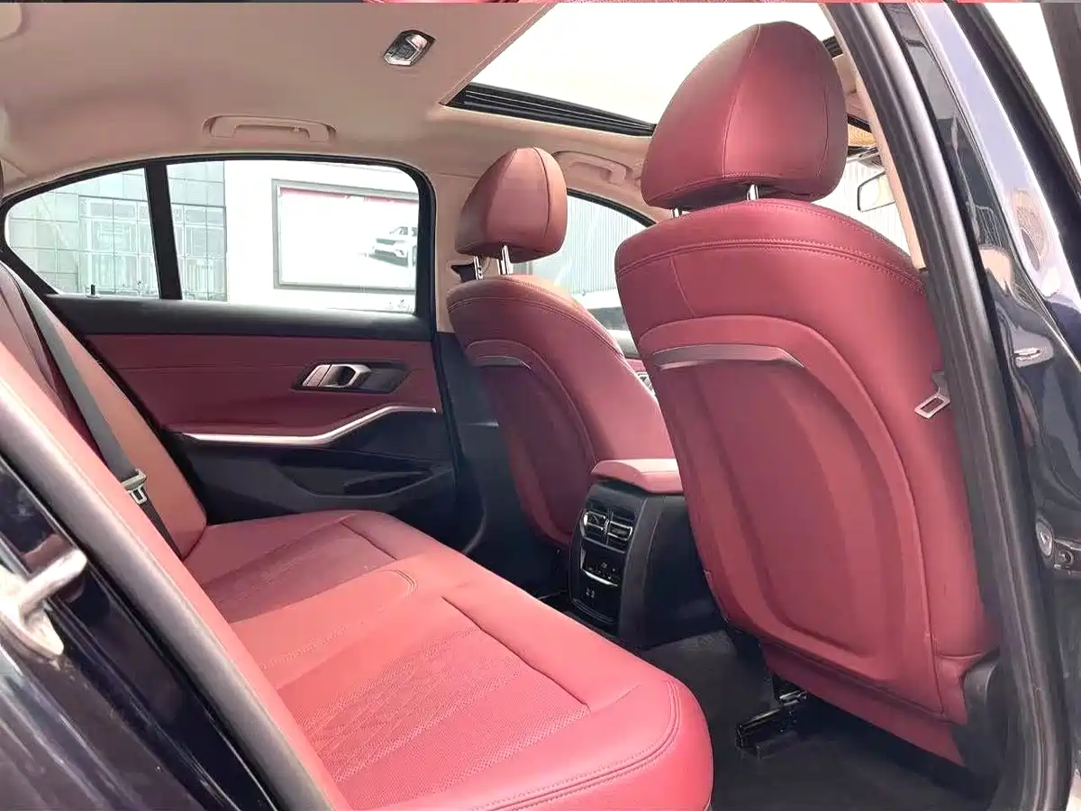 BMW 3 Series 2024 325i M Sport Package фото 5