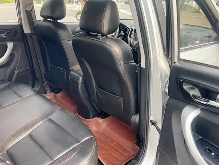 Фото 8 - Changan CS35