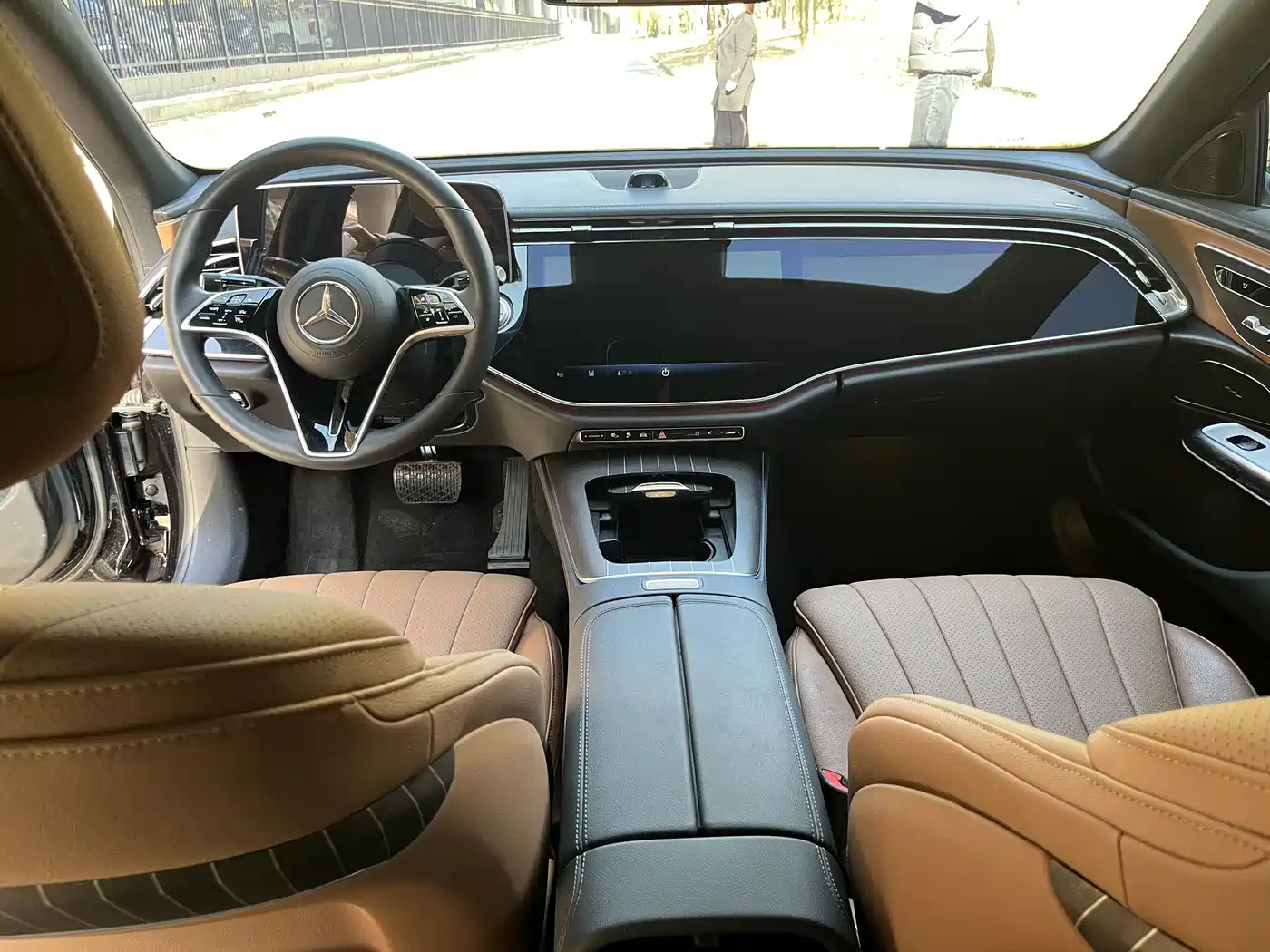 Mercedes-Benz E-Class New Energy 2024 E 350 e L Plug-in Hybrid Sedan фото 9