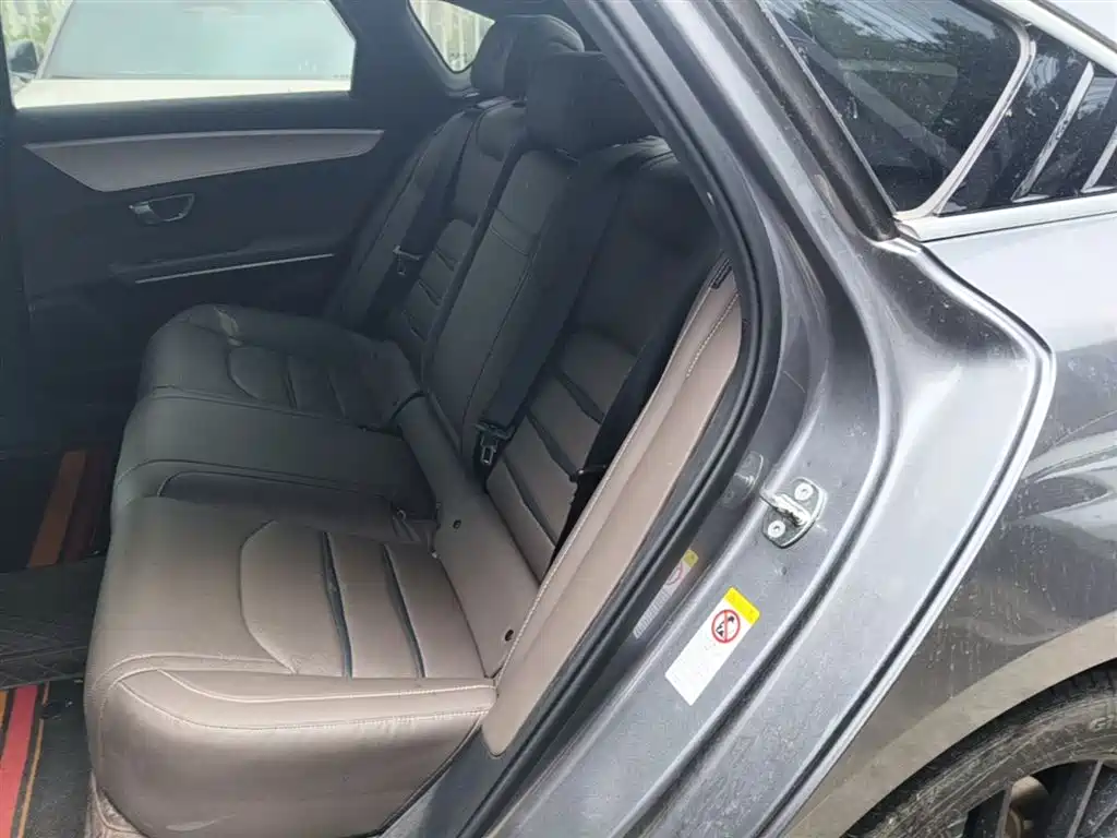 BYD Han 2025 DM-i 125KM Comfort фото 17