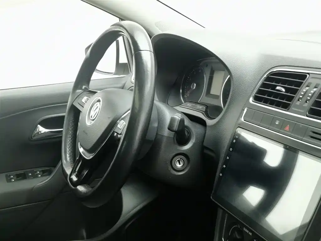 Volkswagen Polo 2016 1.6L Automatic Comfort фото 22