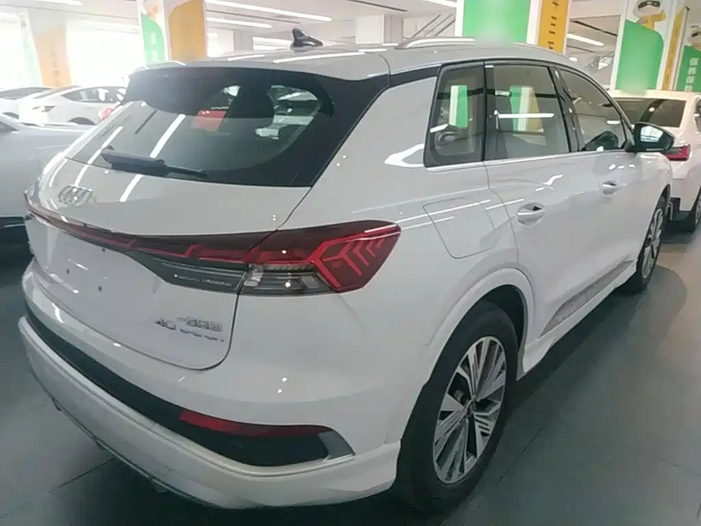 Audi Q4 e-tron 2025 2024 40 e-tron Pioneer Edition
