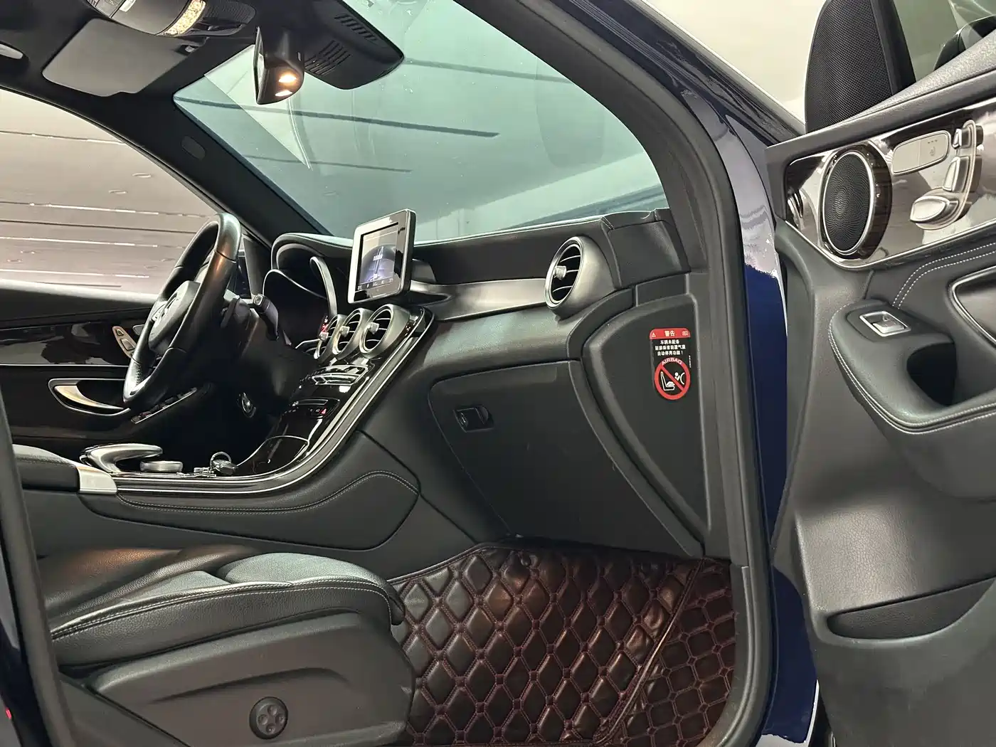 Mercedes-Benz GLC 2018 GLC 260 4MATIC Luxury фото 8