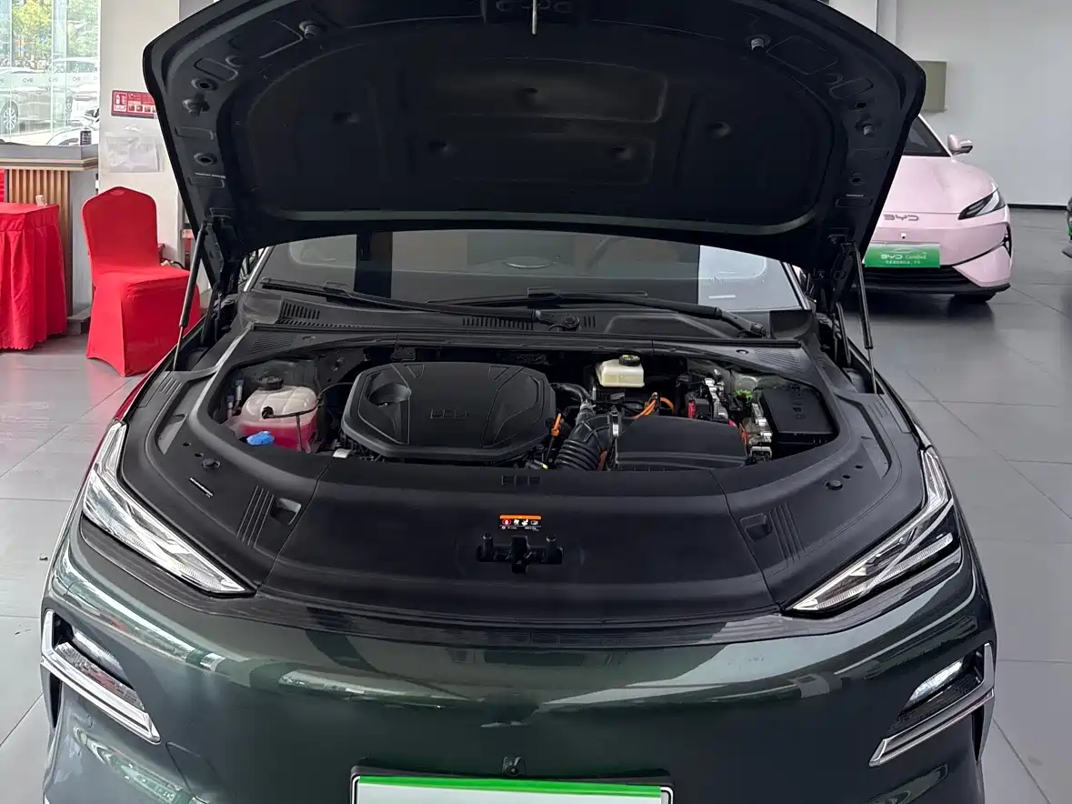 Geely Galaxy Galaxy Xingyao 8 2025 2025 Model 130km EM-i Flagship Edition