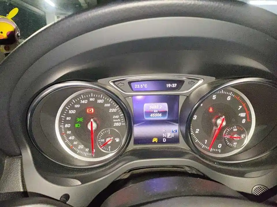 Mercedes-Benz GLA 2018 GLA 200 Dynamic фото 19