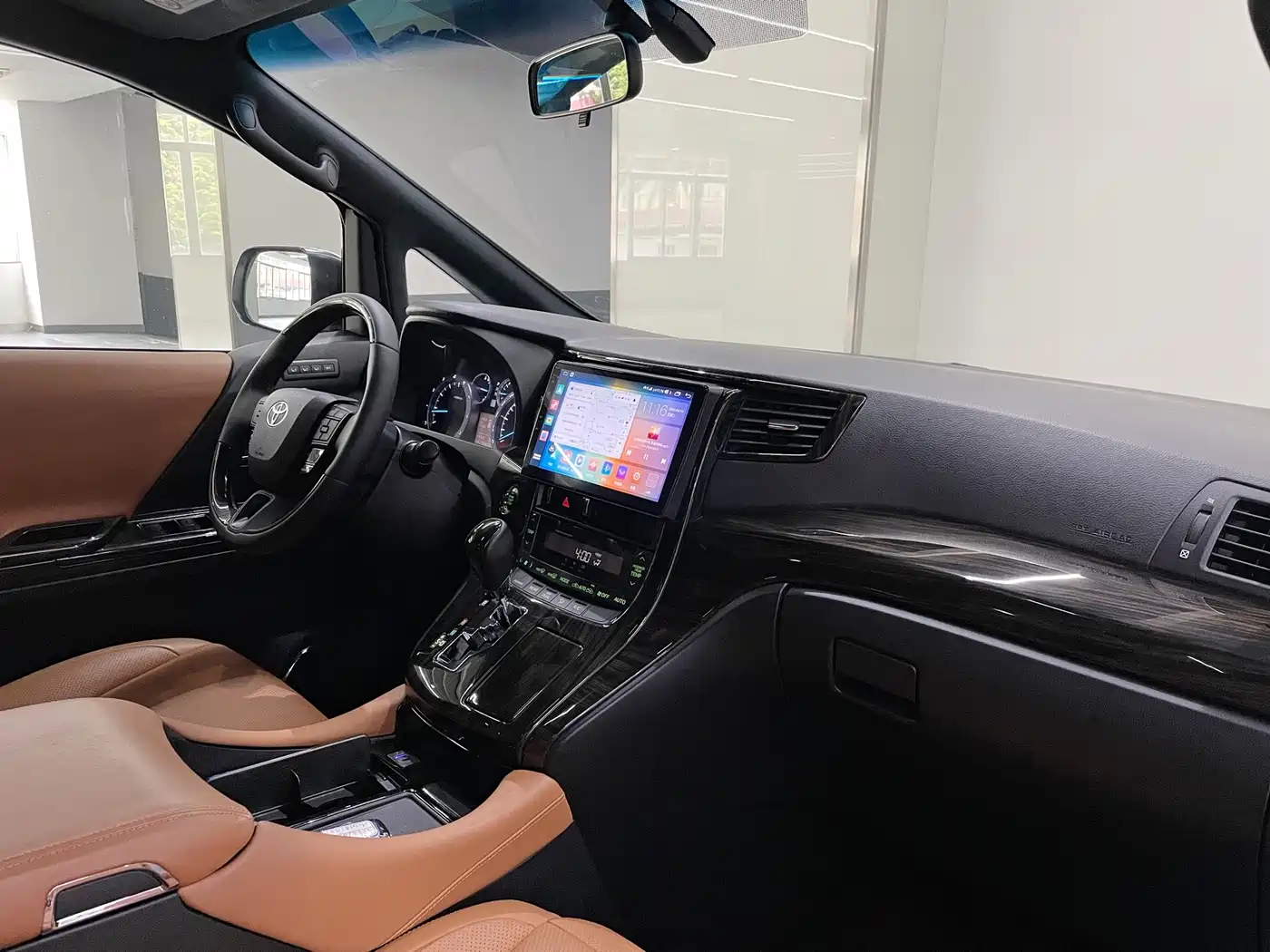 Toyota Alphard фото 4
