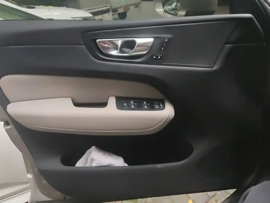 Фото 7 - Volvo XC60 Plug-in Hybrid