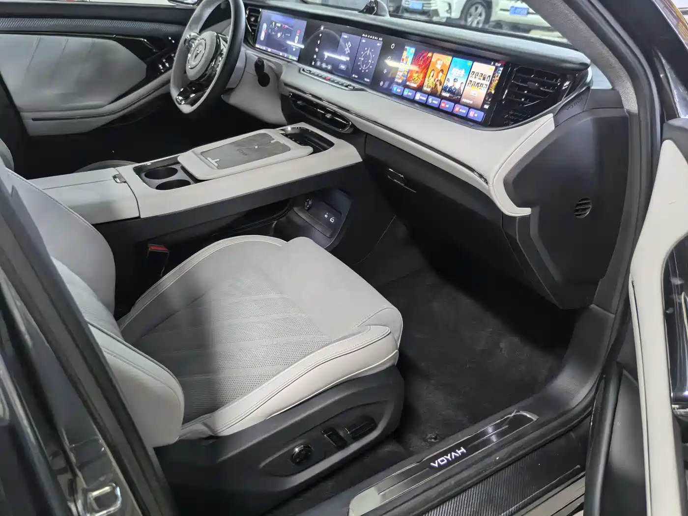 Voyah Auto VOYAH FREE 2025 318 259km 4WD Explorer Edition фото 11
