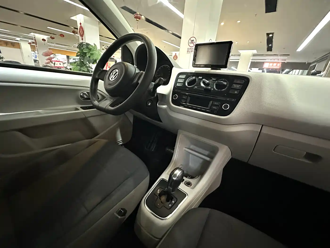 Фото 14 - Volkswagen up!