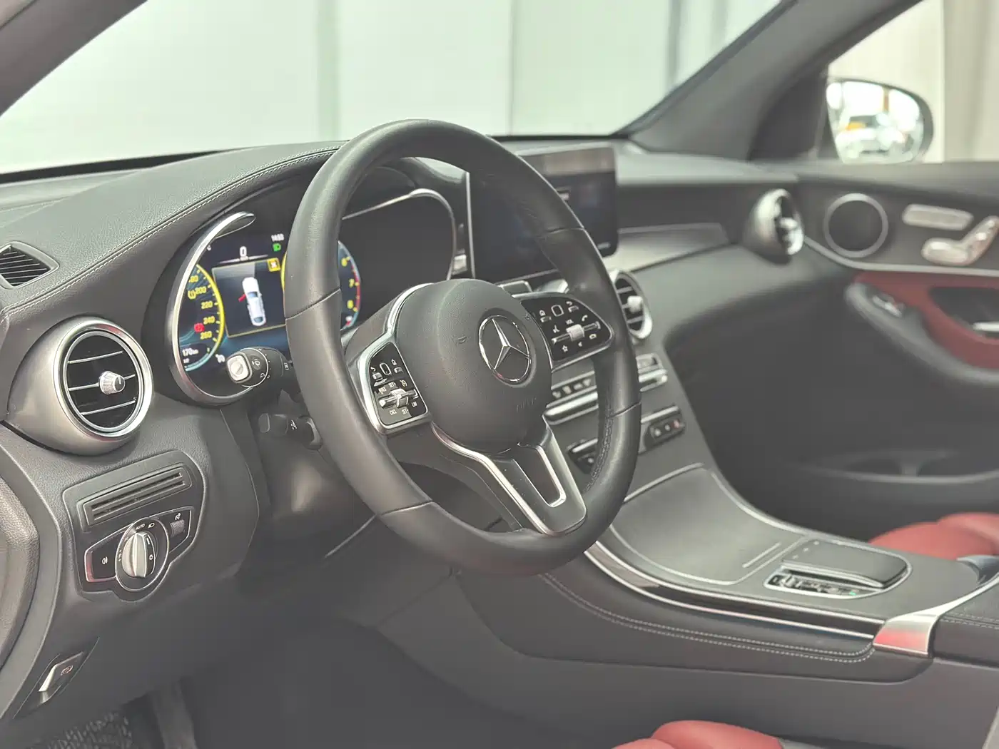 Mercedes-Benz GLC Coupe 2020 GLC 300 4MATIC Coupe SUV фото 17