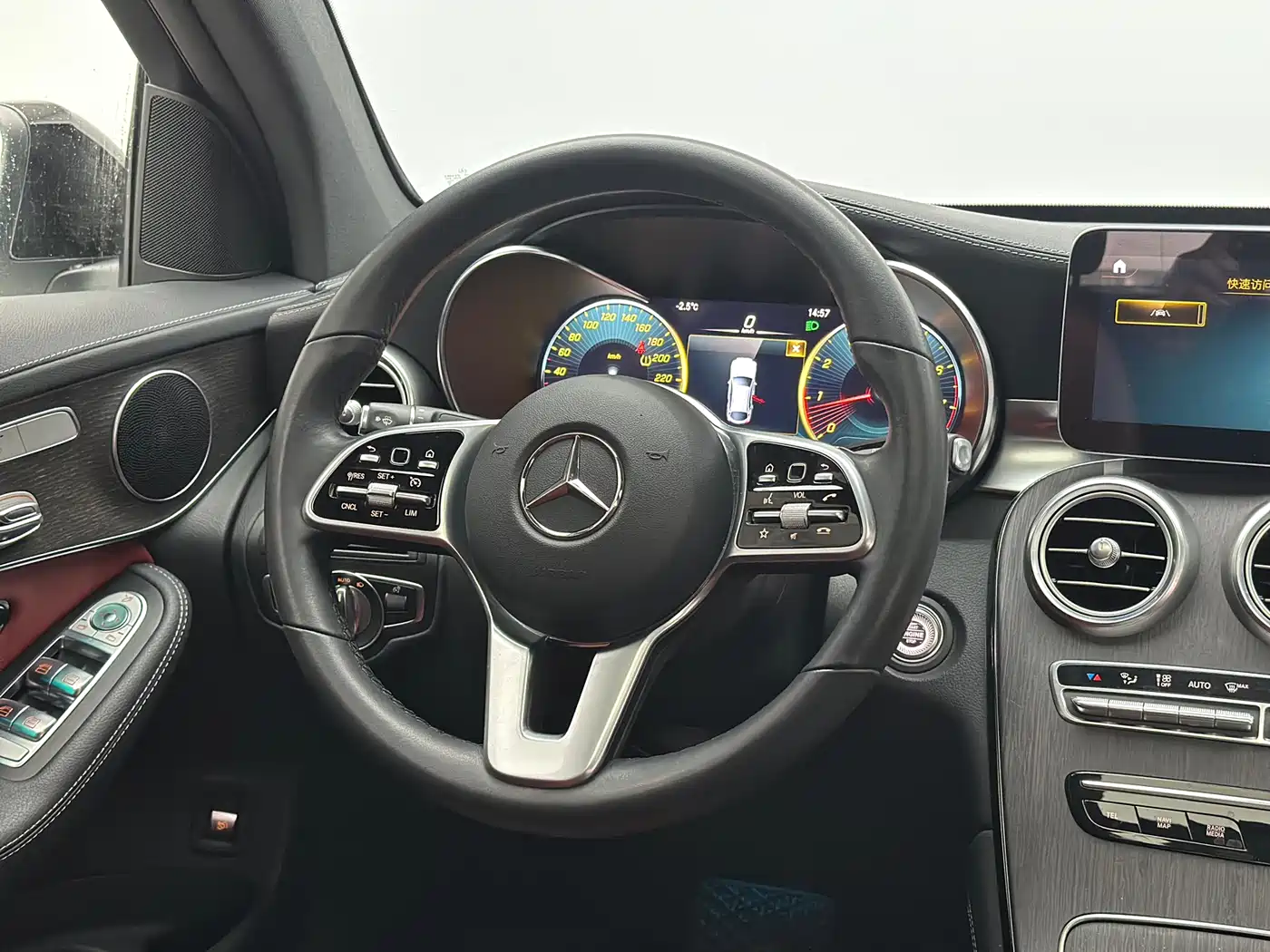 Mercedes-Benz GLC Coupe 2020 GLC 300 4MATIC Coupe SUV фото 34