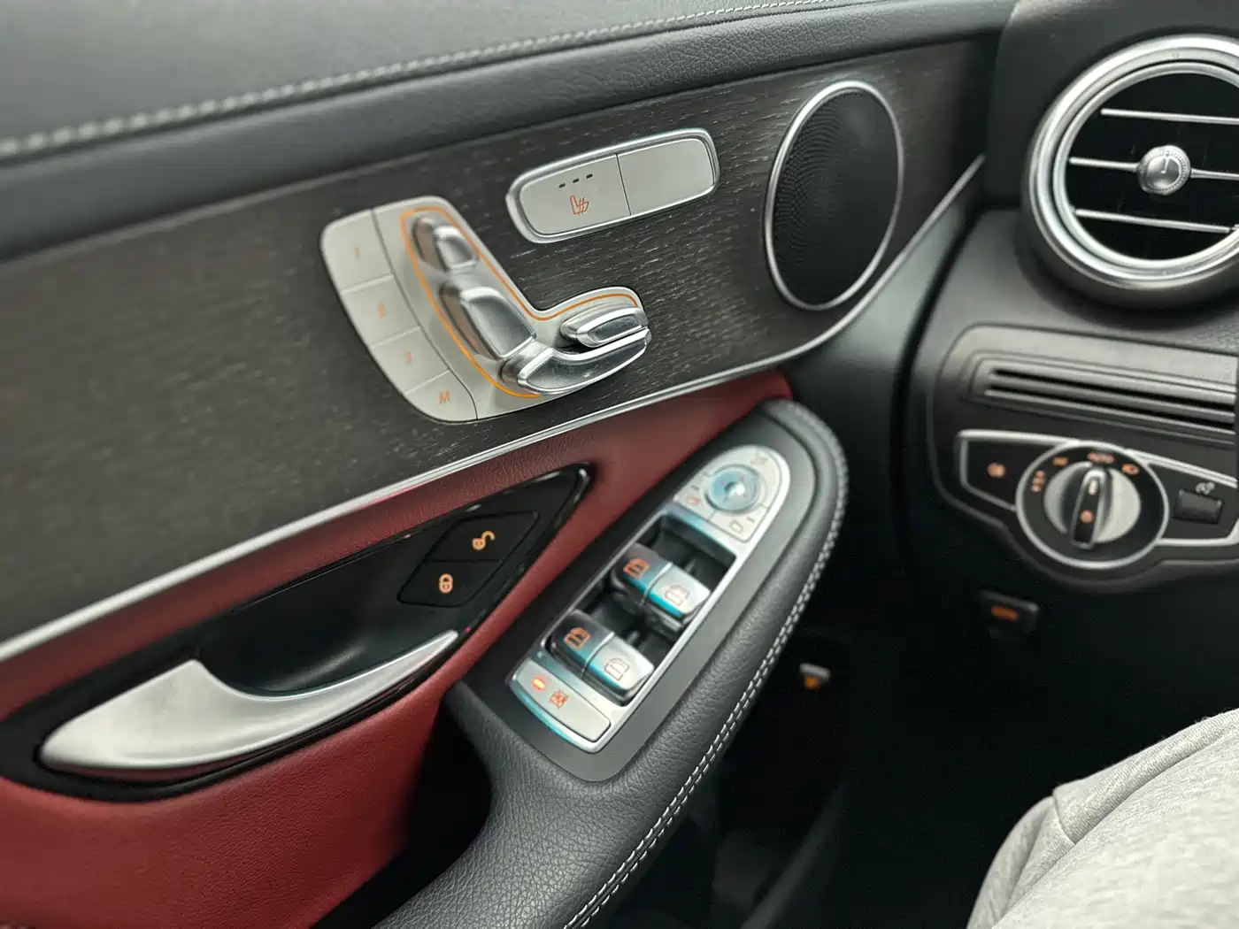 Mercedes-Benz GLC Coupe 2020 GLC 300 4MATIC Coupe SUV фото 24