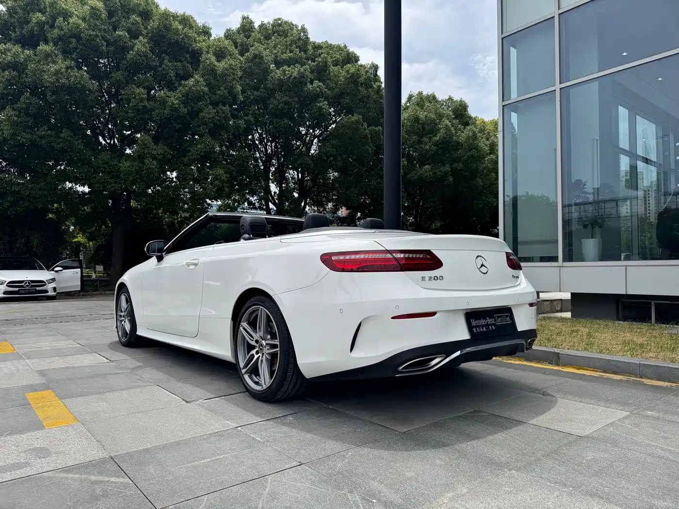 Mercedes-Benz E-Class (Import) 2018 E 200 4MATIC Convertible Coupe фото 16