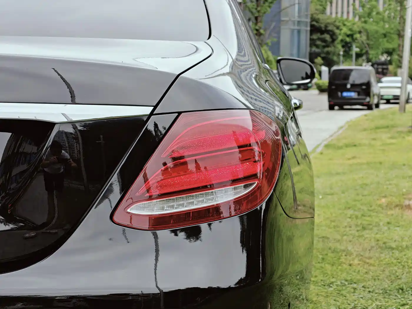 Mercedes-Benz E-Class 2017 E 200 L 4MATIC фото 6