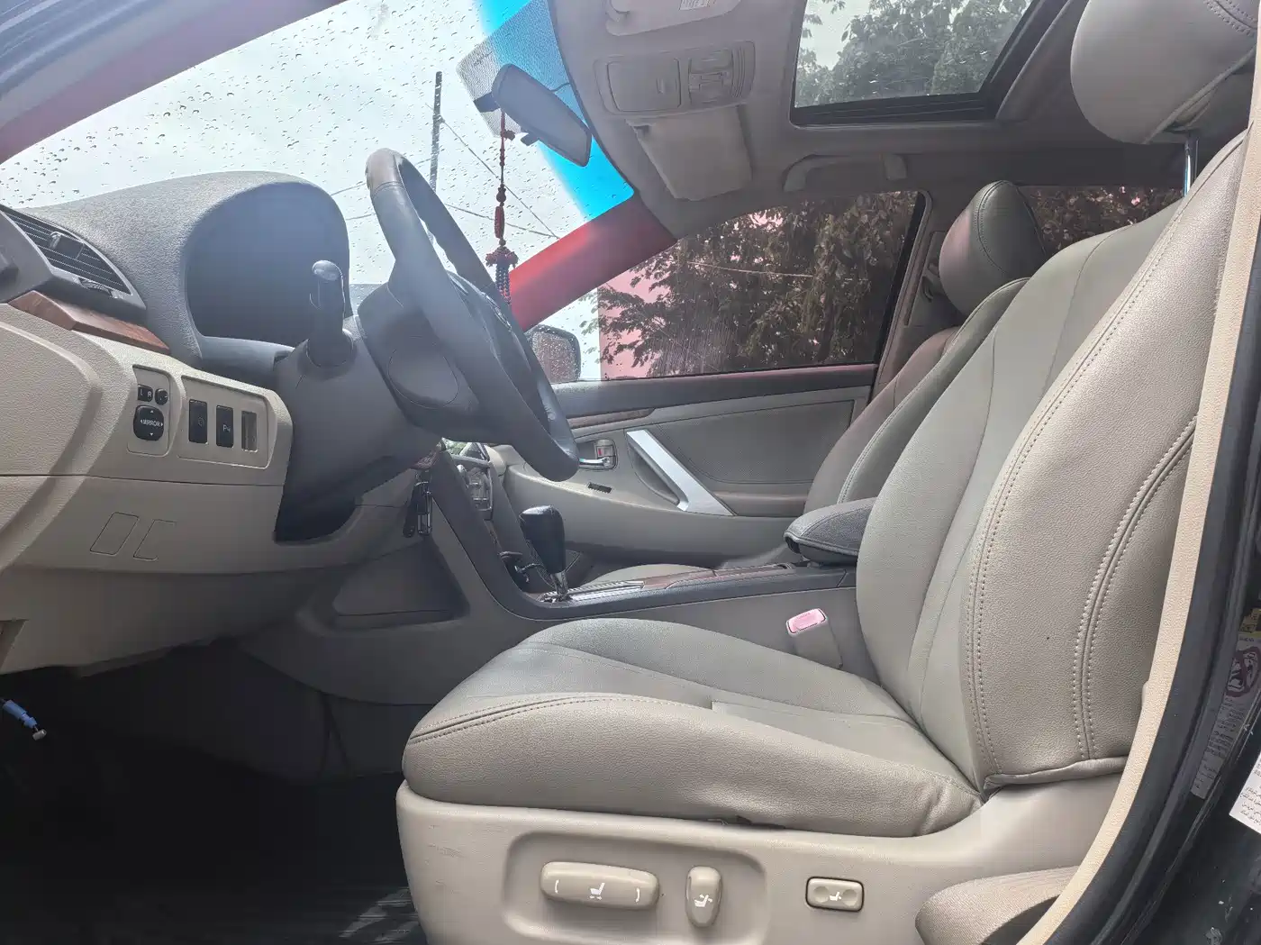 Фото 4 - Toyota Camry