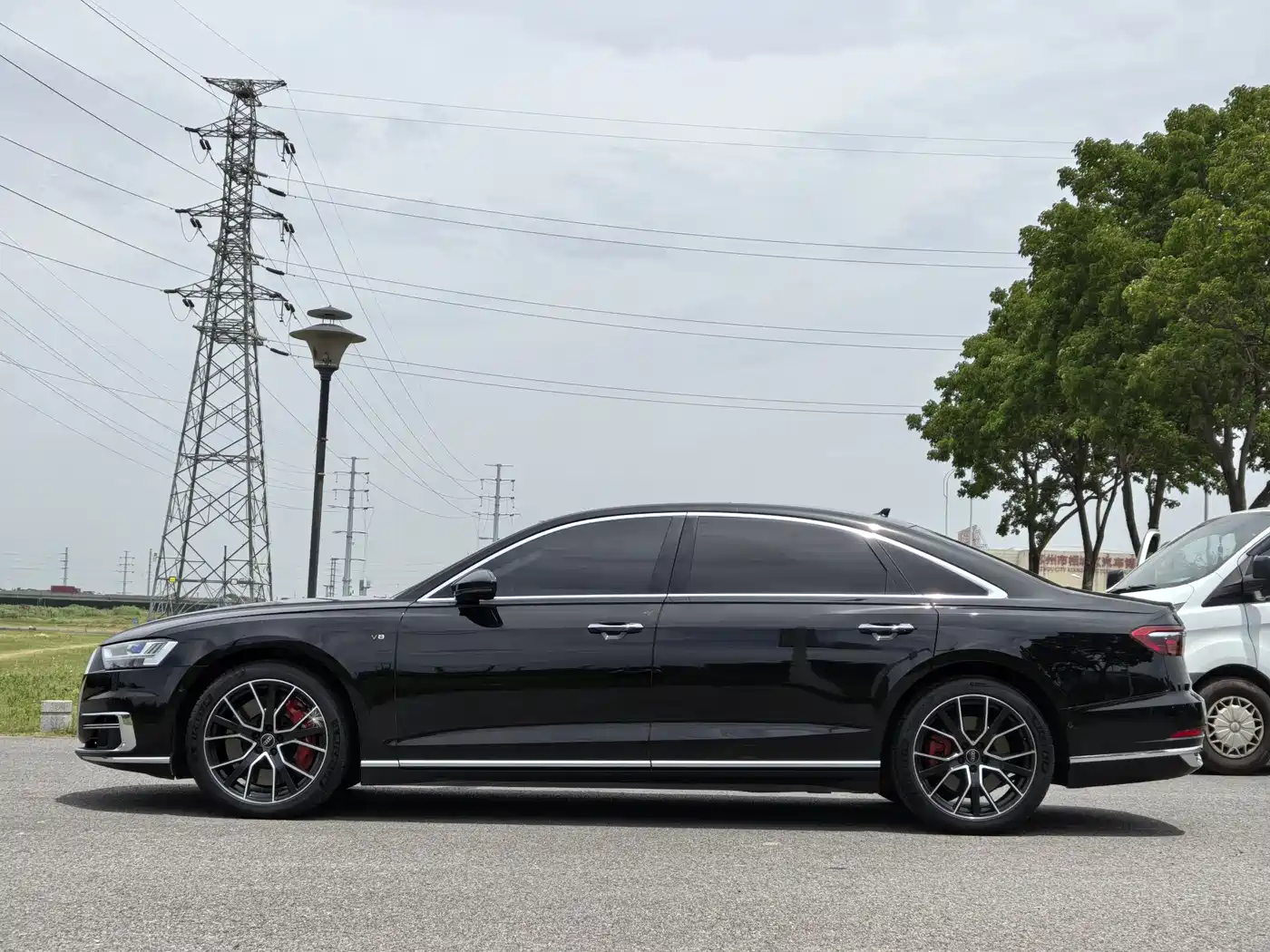 Audi A8 2021 A8L 60 TFSI quattro Premium фото 8