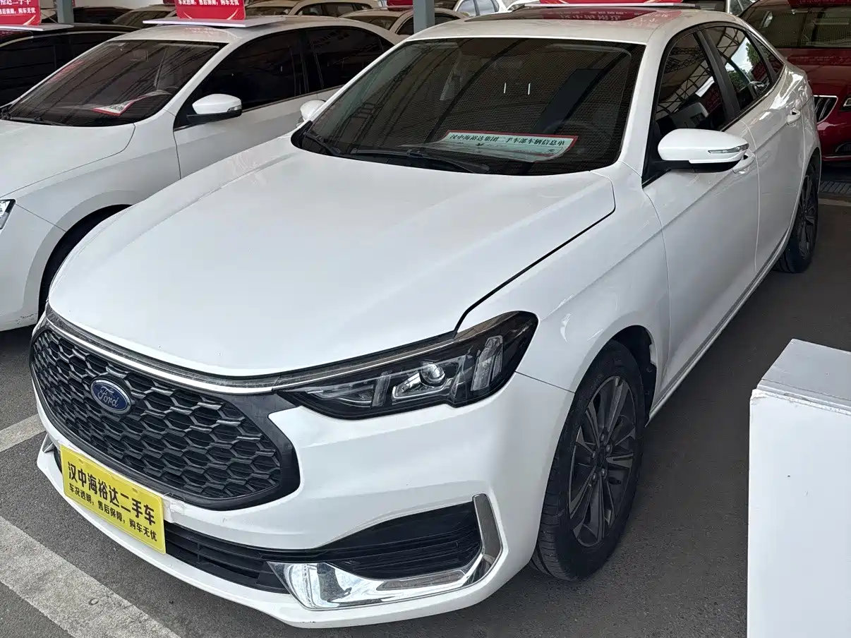 Ford Escort 2022 2021 1.5L Automatic Diamond Edition