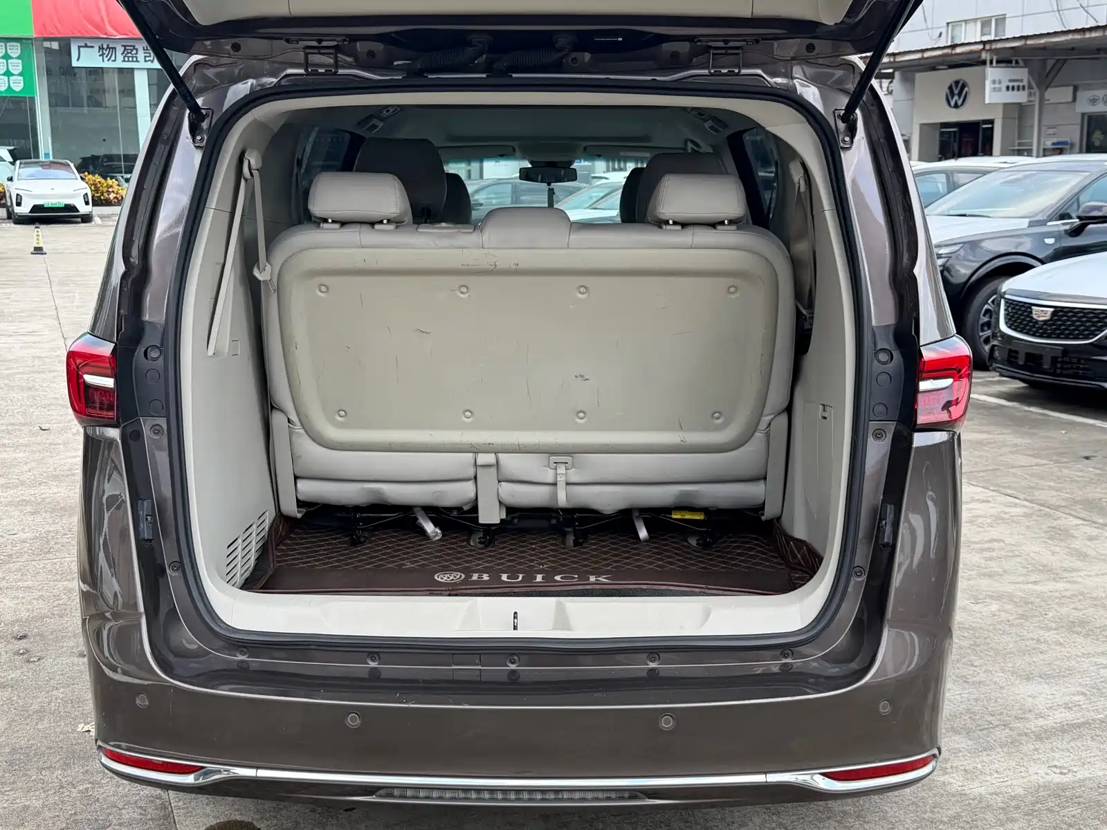 Фото 13 - Buick GL8