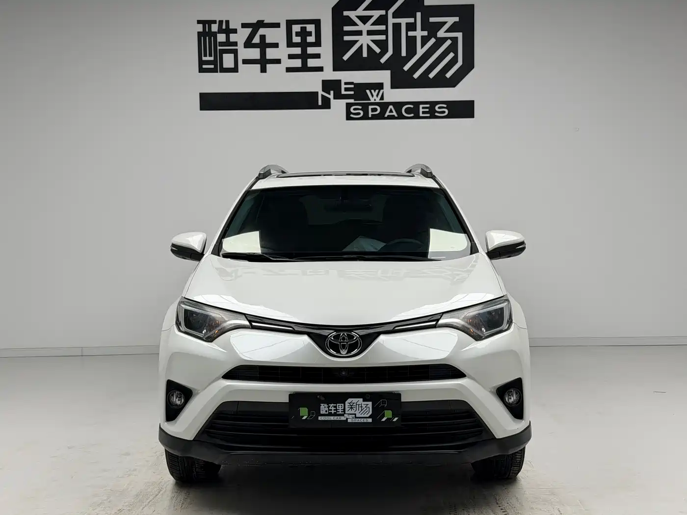 Toyota RAV4 Rongfang 2016 2.0L CVT 2WD Trend (China V) фото 2