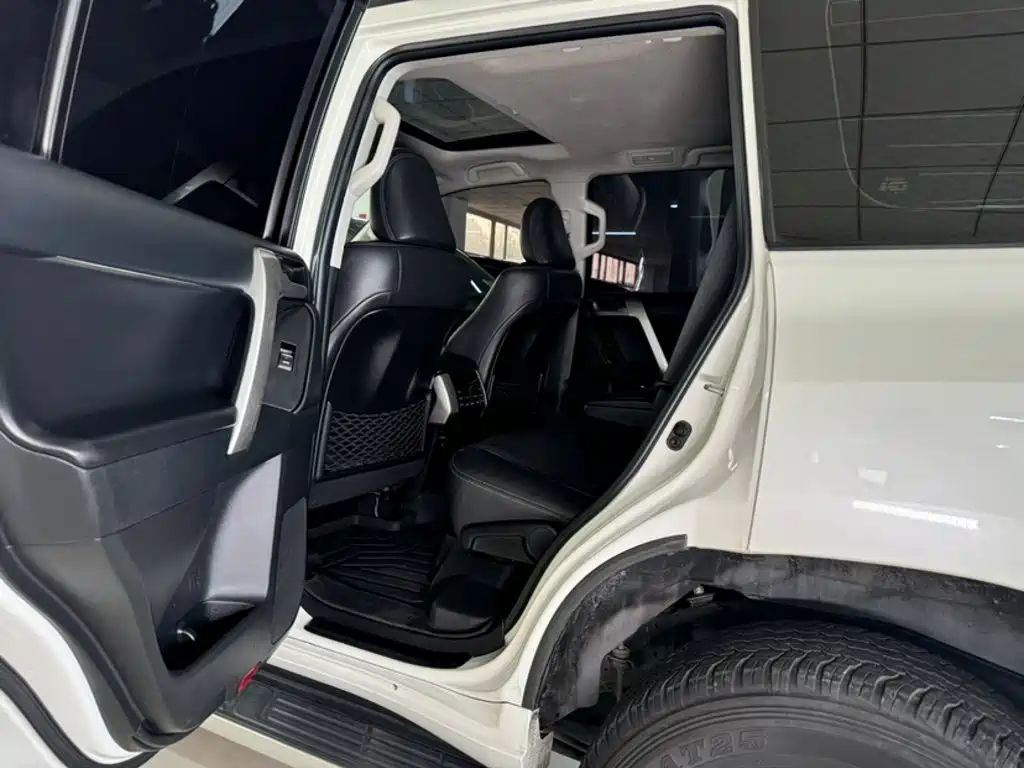 Toyota Prado 2020 2018 3.5L Automatic TX-L Rear-mounted Spare Tire