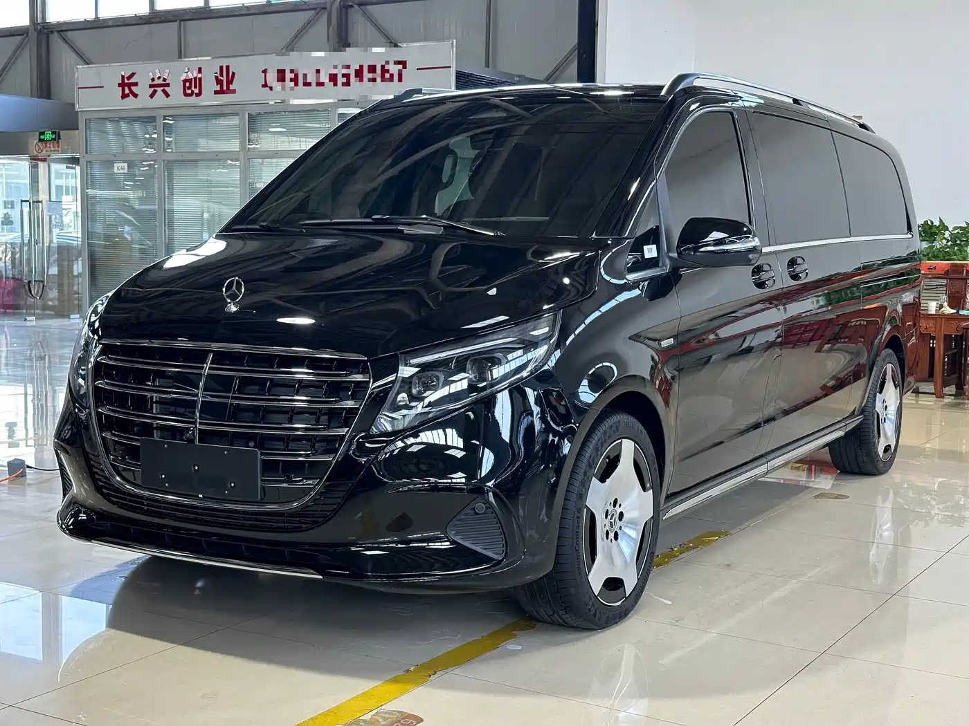 Mercedes-Benz V-Class 2026 2024 V 300 L Long Wheelbase Luxury Edition