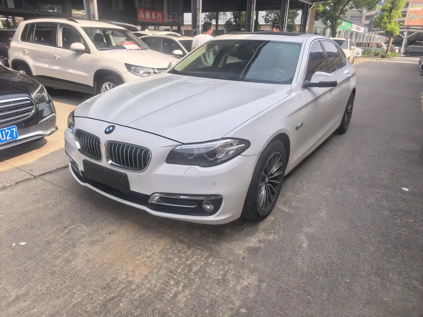 BMW 5 Series 2014 525Li Leading
