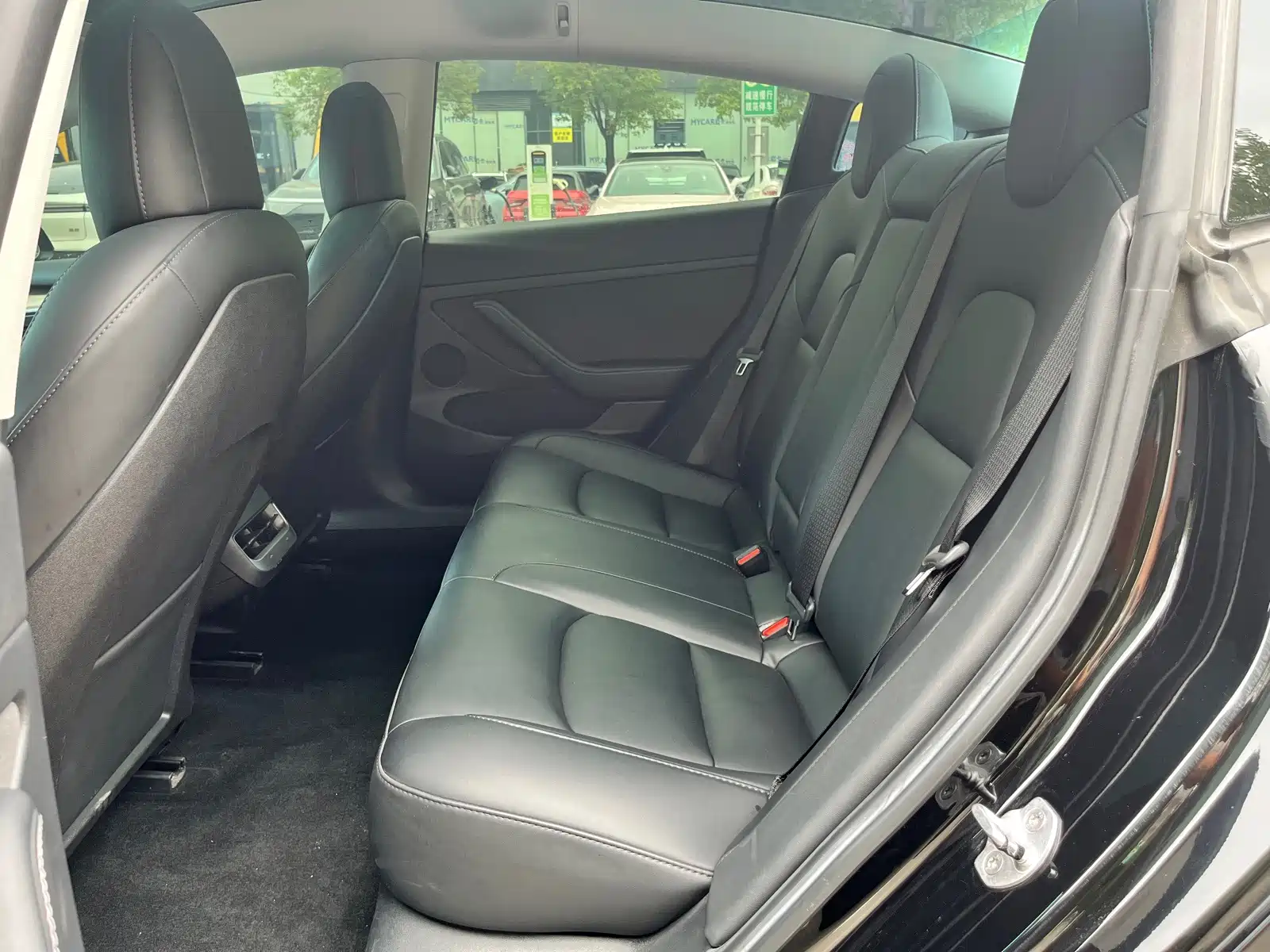Фото 12 - Tesla Model 3