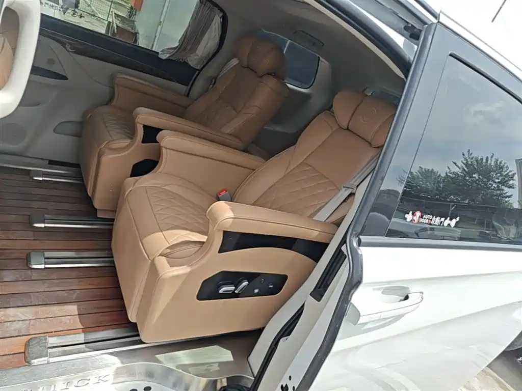 Buick GL8 2017 ES 28T Comfort Type China V фото 17