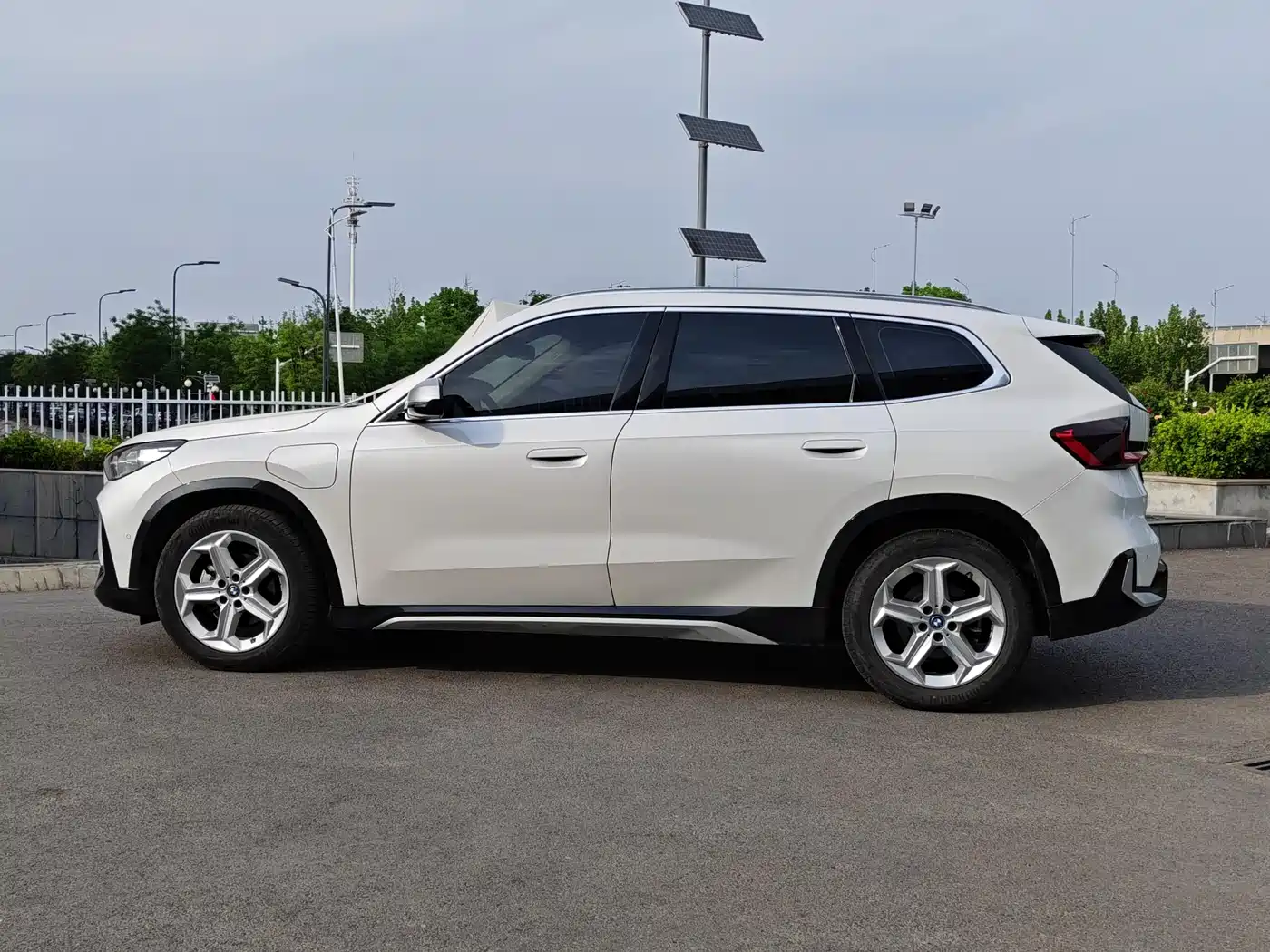 BMW iX1 2023 eDrive25L X Design Package фото 8
