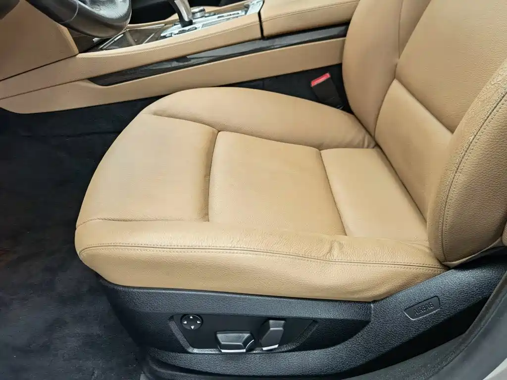Photo 20 - BMW 7 Series