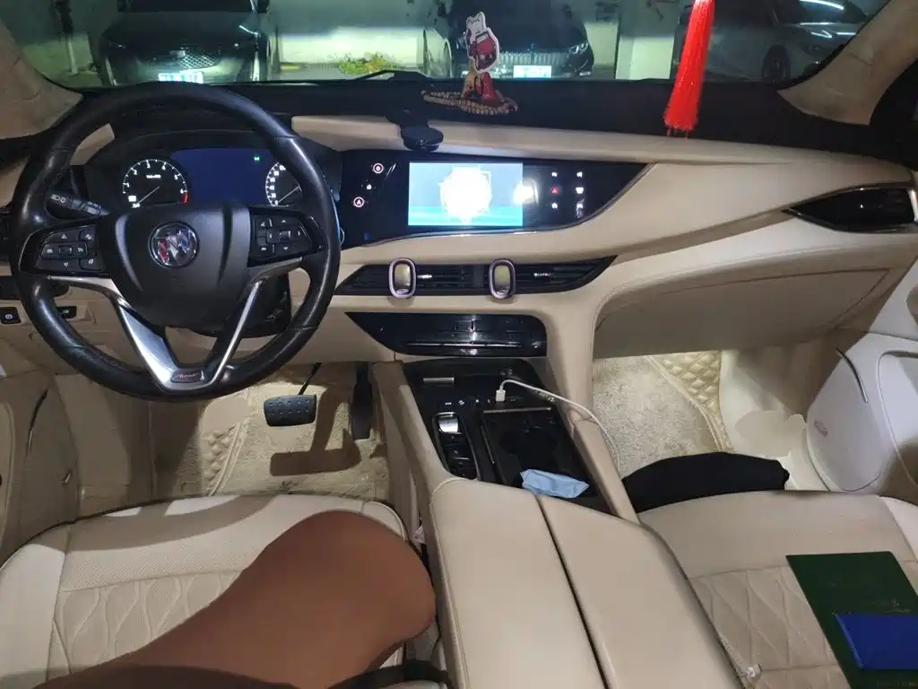 Фото 10 - Buick Enclave